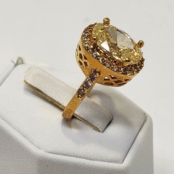 Canary Yellow Oval Cut Cushion Costume Jewelry Ring Clear Crystal Size 7 Sparkle - Picture 3 of 5